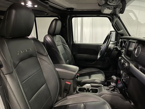 Used 2022 Jeep Wrangler Unlimited Sahara w/ Cold Weather Group image 15