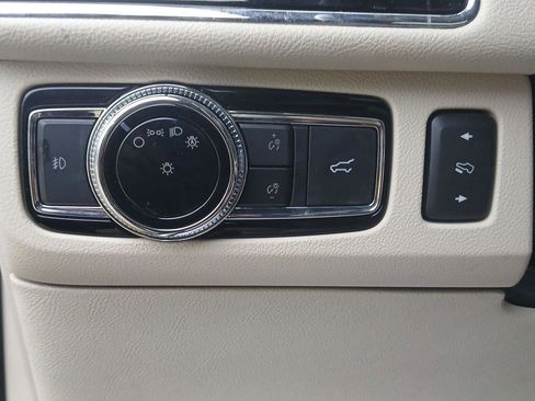 Used 2019 Lincoln Navigator Reserve image 12