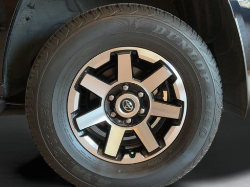 Used 2023 Toyota 4Runner TRD Off-Road Premium w/ Moonroof Package AWD/4WD image 56