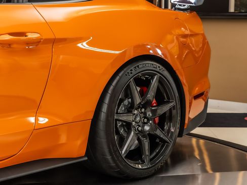 Used 2020 Ford Mustang Shelby GT500 w/ Carbon Fiber Track Pack RWD image 31