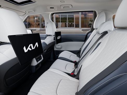 New 2025 Kia Carnival SX FWD image 18