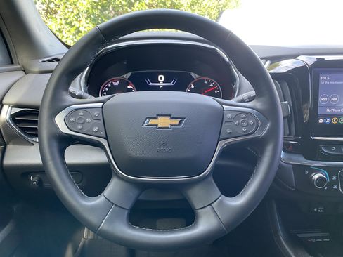 Used 2023 Chevrolet Traverse Premier image 18