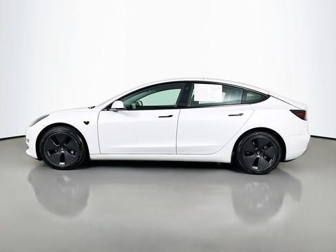 Used 2021 Tesla Model 3 Standard Range Plus image 4