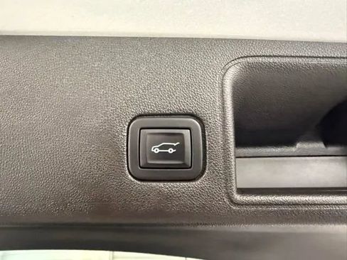 Used 2022 GMC Terrain Denali w/ LPO, Cargo Package AWD/4WD image 9