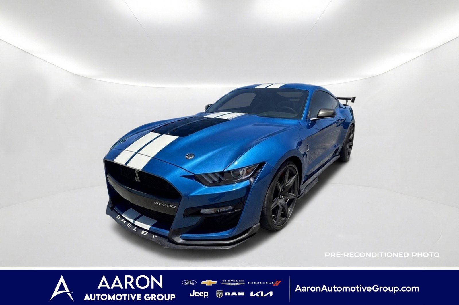 Used 2022 Ford Mustang Shelby GT500 w/ Carbon Fiber Track Pack RWD image 1