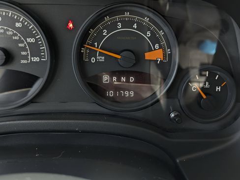 Used 2016 Jeep Patriot 75th Anniversary w/ Power Value Group image 12