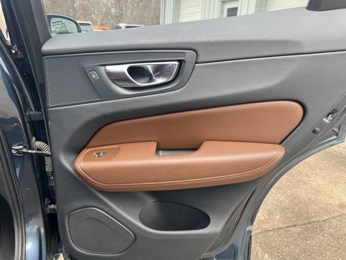 Certified 2023 Volvo XC60 T8 Plus image 18