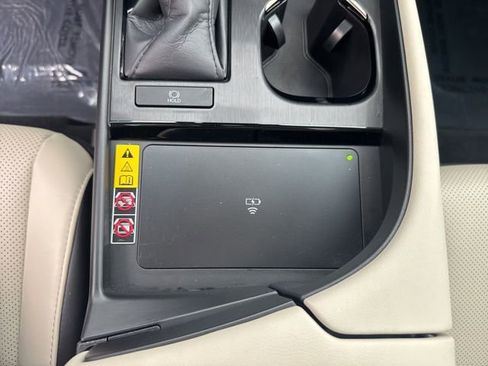 Used 2025 Lexus ES 350 w/ Premium Package image 19