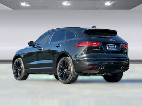 Used 2019 Jaguar F-PACE S image 3