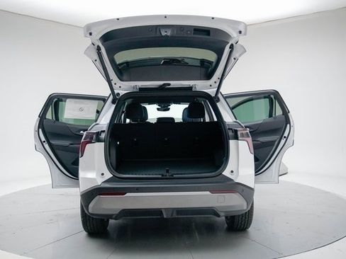 New 2026 Chevrolet Equinox LT w/ Convenience Package II image 21