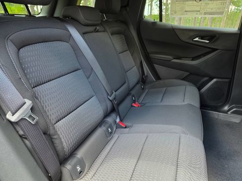 New 2027 Chevrolet Equinox LT w/ Safety and Technology Package FWD image 24