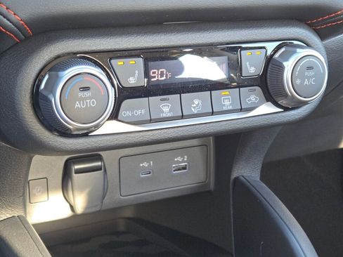 Used 2025 Nissan Versa SR w/ Trunk Package image 23