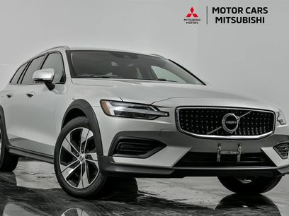 Used 2020 Volvo V60 T5 Cross Country w/ Protection Package Premier