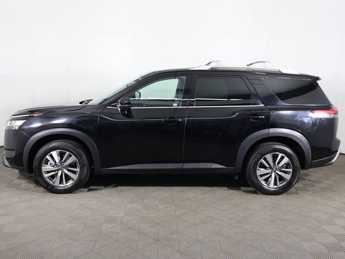 Used 2023 Nissan Pathfinder SL w/ Black Appearance Package AWD/4WD image 19