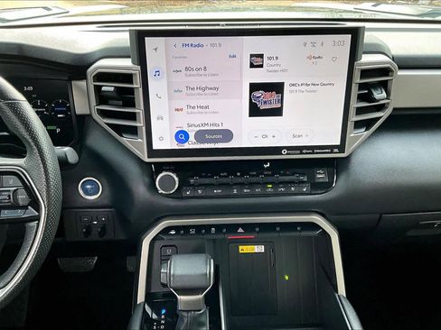 Used 2023 Toyota Tundra Limited image 7