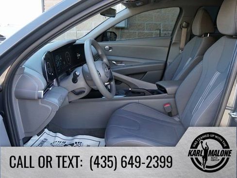 Used 2024 Hyundai Elantra SEL image 12