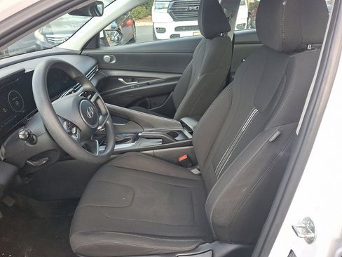 Used 2024 Hyundai Elantra SEL image 23