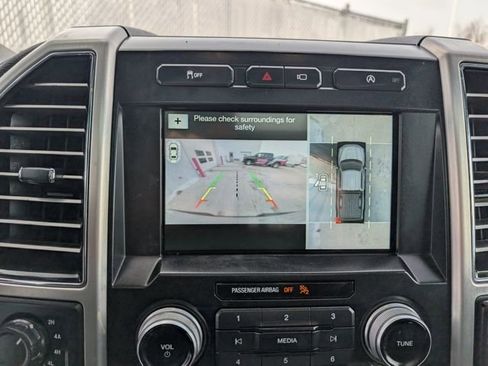 Used 2018 Ford F150 Platinum w/ Equipment Group 701A Luxury image 22