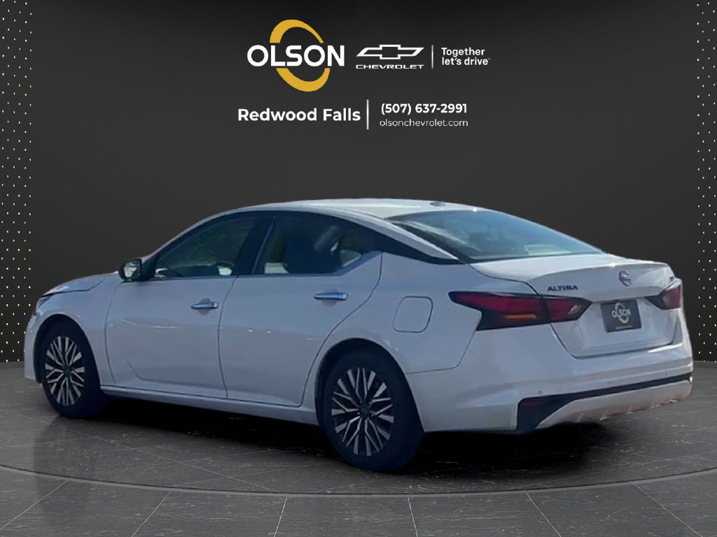 Used 2024 Nissan Altima 2.5 SV FWD image 3
