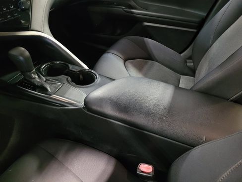 Used 2019 Toyota Camry LE FWD image 26