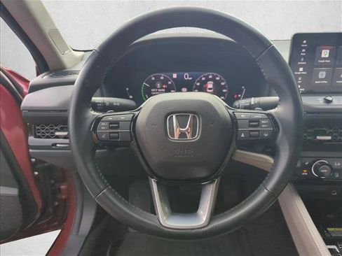 Used 2024 Honda Accord Touring image 11