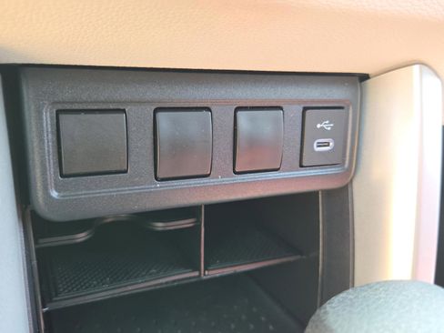 Used 2024 Toyota Corolla Cross L FWD image 18