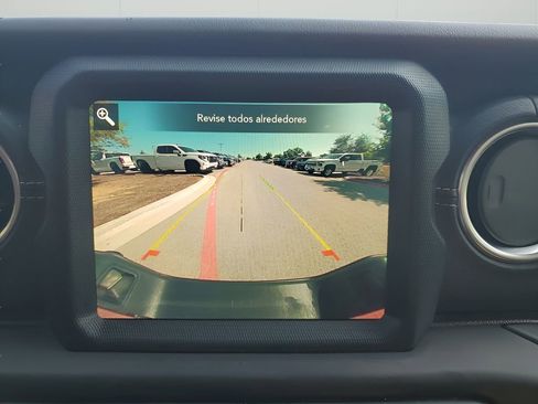 Used 2020 Jeep Gladiator Overland image 38