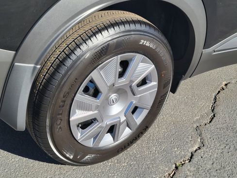 New 2026 Nissan Kicks S image 3