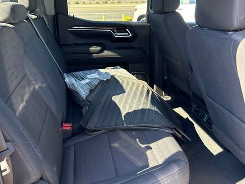 Used 2023 GMC Sierra 1500 SLE AWD/4WD image 8