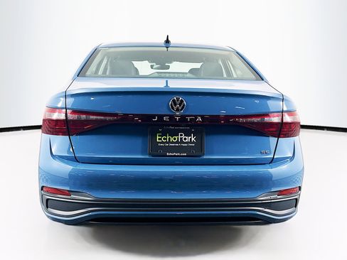 Used 2025 Volkswagen Jetta SE FWD image 7