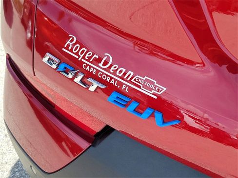 Certified 2023 Chevrolet Bolt EUV LT w/ Driver Confidence Package image 5