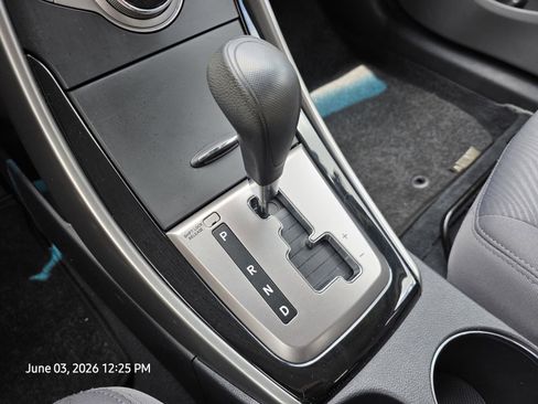 Used 2013 Hyundai Elantra GLS w/ Preferred Pkg FWD image 24