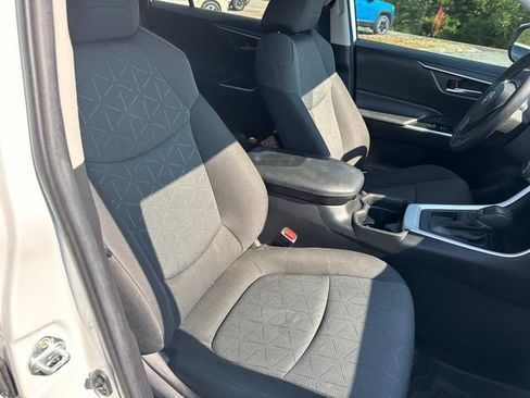 Used 2021 Toyota RAV4 XLE FWD image 14