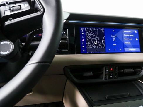 New 2026 Porsche Macan Electric image 13