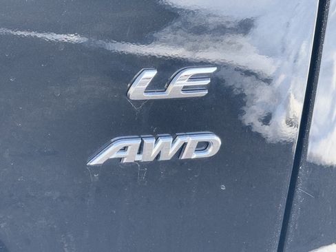 Certified 2022 Toyota Corolla Cross LE image 10