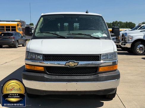 Used 2024 Chevrolet Express 2500 w/ Driver Convenience Package RWD image 2