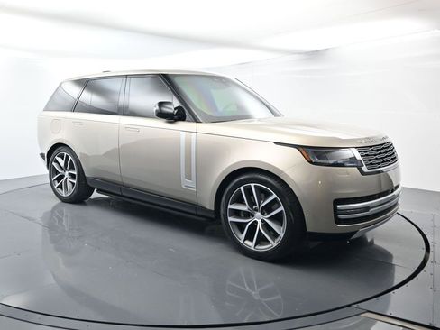 Used 2025 Land Rover Range Rover Autobiography image 17