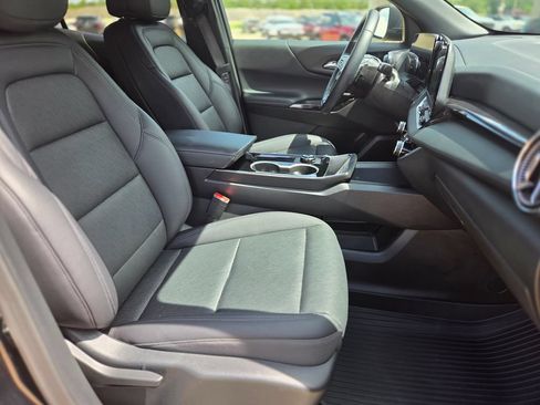 Used 2026 Chevrolet Equinox LT w/ Convenience Package II FWD image 10