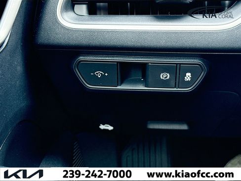 New 2025 Kia K4 LXS image 30