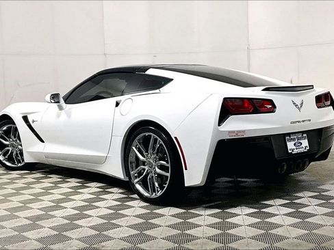 Used 2018 Chevrolet Corvette Stingray Coupe w/ 1LT RWD image 11