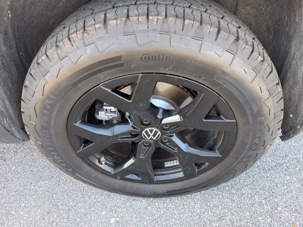 Used 2024 Volkswagen Atlas Peak Edition SEL AWD/4WD image 30