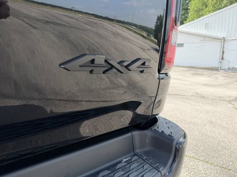 Used 2019 RAM 1500 Laramie AWD/4WD image 9