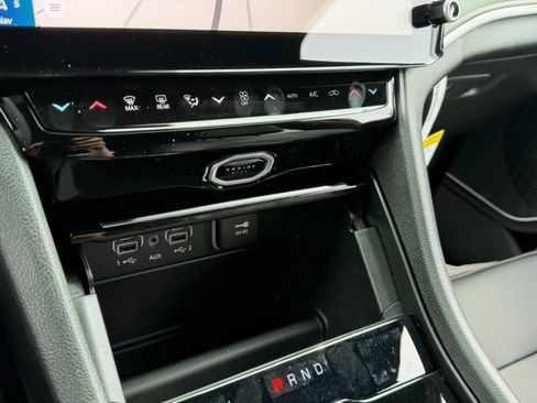 New 2026 Jeep Grand Cherokee Limited AWD/4WD image 17