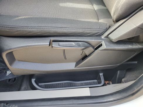 Used 2021 Ford Transit Connect XLT image 38