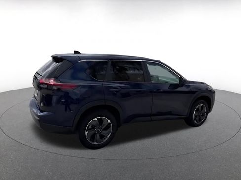 Used 2025 Nissan Rogue SV FWD image 12