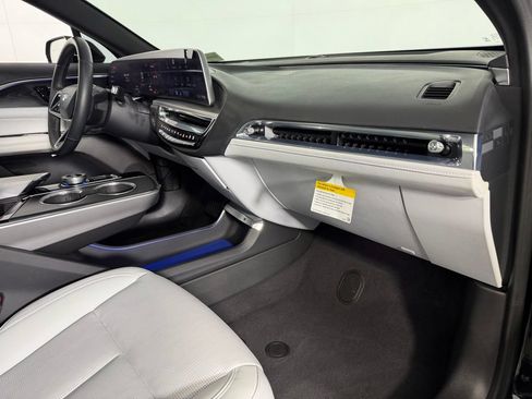 Used 2024 Cadillac Lyriq Sport RWD image 32