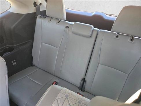Used 2022 Toyota Highlander Bronze Edition FWD image 21