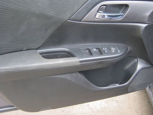Used 2015 Honda Accord LX image 11