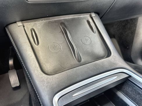 Used 2024 Tesla Model Y 2WD image 17