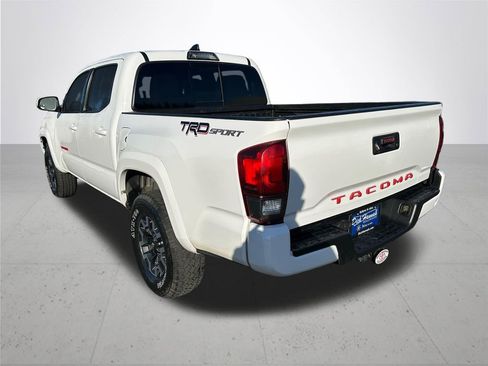 Used 2019 Toyota Tacoma TRD Sport image 9